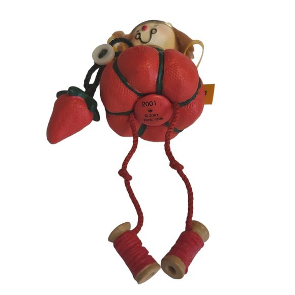 Sew Sweet Angel Hallmark Keepsake Ornament 2001 Sculpted by Sue Tague - Picture 6 of 13